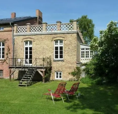 Two-storey With Terrace And Garden Σπίτι διακοπών Alt Suhrkow