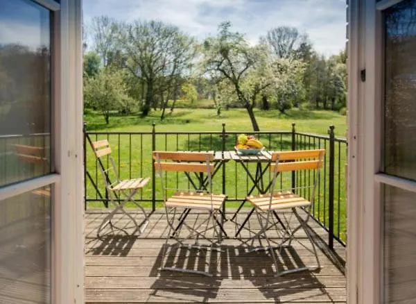 Two-storey With Terrace And Garden בית נופש Alt Suhrkow